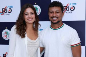 Sophie Charlotte e Xamã em ensaio da Grande Rio