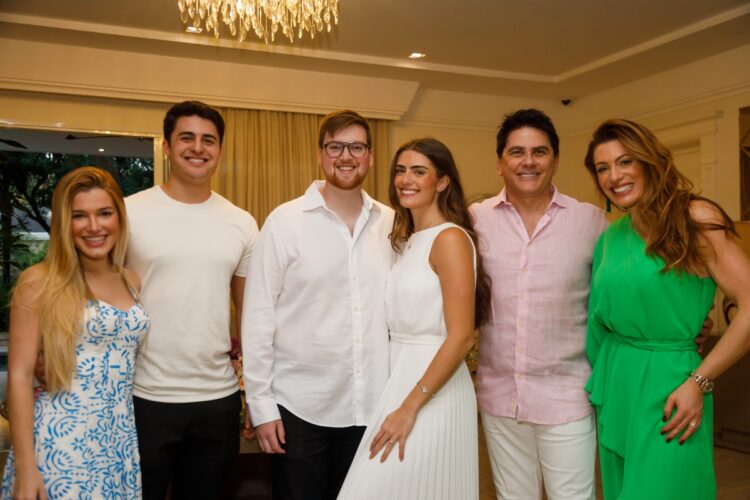 Juliana Saraiva. Luigi Cesar, Ed Beccle, Luma César, César Filho e Elaine Mickely 