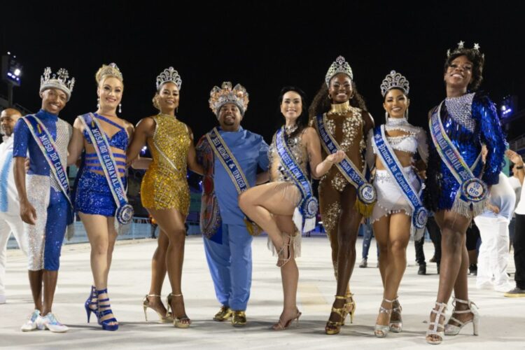 Luciana Picorelli e a corte do Carnaval carioca 