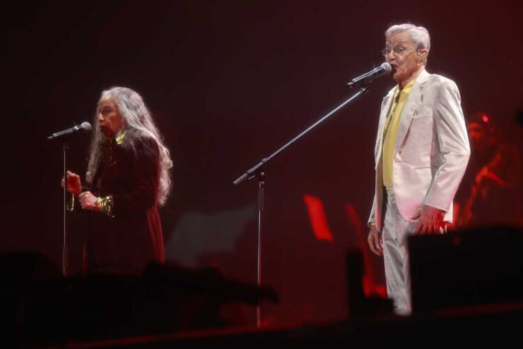 Maria Bethânia e Caetano Veloso em show no Réveillon de Cpacabana