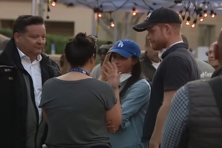 Meghan Markle e Príncipe Harry visitam vítimas dos incêndios em Pasadena.