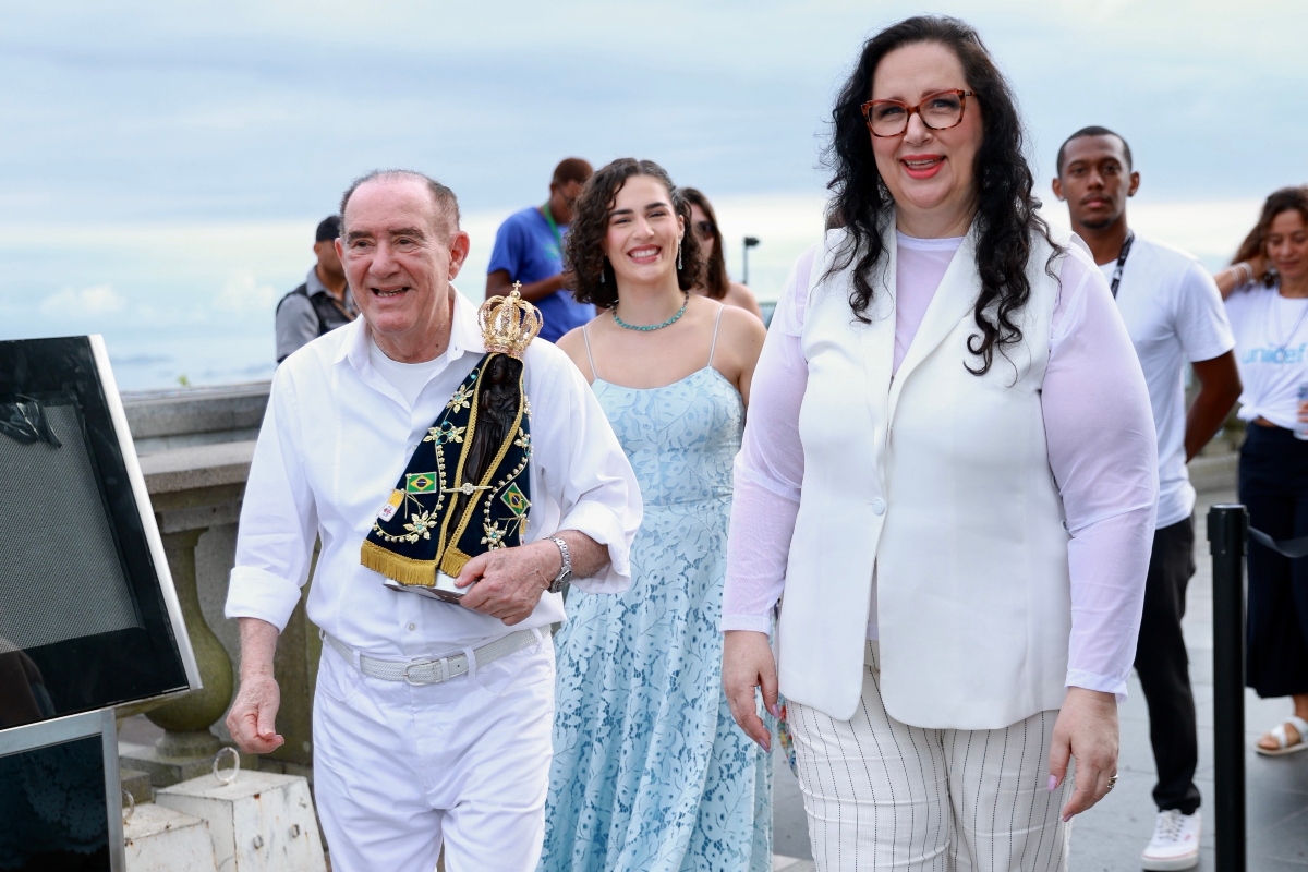 Renato Aração e família no Cristo Redentor