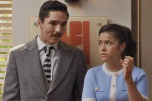 Ronaldo (João Vitor Silva) e Bia (Maísa) em 'Garota do Momento'