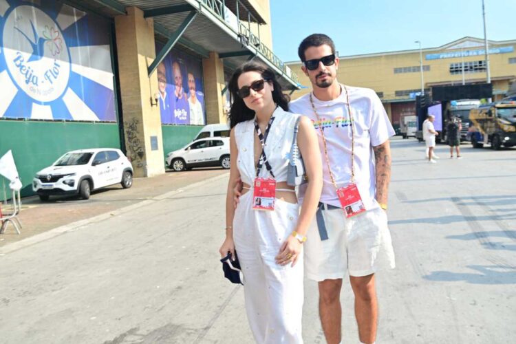 Enzo Celulari e Sophia Raia na apuração das escolas de samba do Carnaval do Rio Janeiro