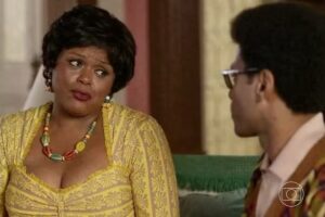 Garota do Momento - Iolanda (Carla Cristina Cardoso) e Ulisses (Icaro Silva)