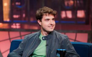 João Liberato fala sobre carreira e acervo de Gugu no SBT no 'The Noite'