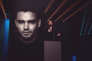 Liam Payne em homenagem nos BRIT Awards