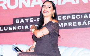 Bruna Biancardi em palestra no evento Talk com Moni - Foto_ Clayton Felizardo _ BrazilNews