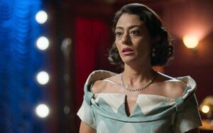 Garota do Momento: Clarice se apaixona por médico após hipnose