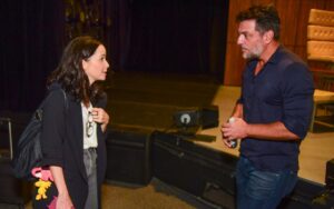 Rodrigo Lombardi prestigia Débora Falabella em monólogo em SP