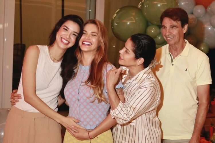Andressa Suita e a família