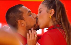 Maike e Renata se beijam e Diego critica no BBB 25