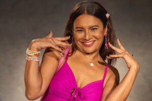 Dira Paes revive Solineuza