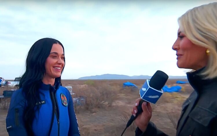 Katy Perry viaja para o espaço