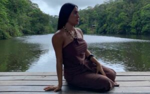 Isabelle Nogueira brilha como símbolo da Amazônia em campanha da Embelleze