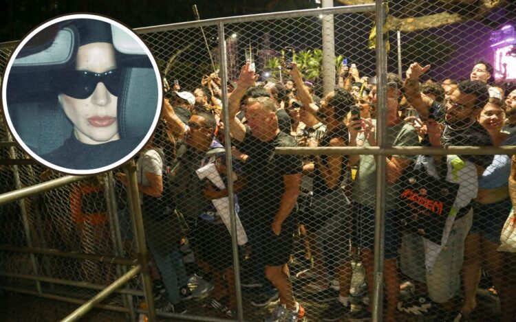 Lady Gaga manda pizza para fãs acampados diante do Hotel Copacabana Palace — Foto: Dilson Silva e JC Pereira - AgNews