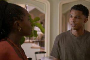 Dona de Mim - Leo (Clara Moneke) e Samuel (Juan Paiva)