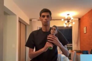 Luva de Pedreiro leiloa boneco