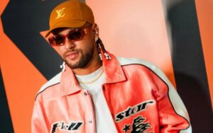 Neymar fala sobre ser odiado e ostenta look em São Paulo
