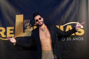 Latino grava relíquias