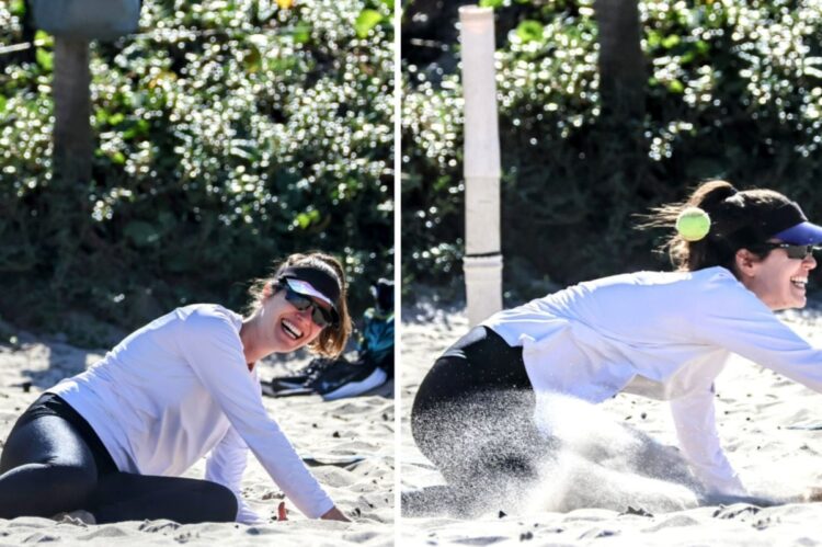 Nathalia Dill cai ao jogar beach tennis