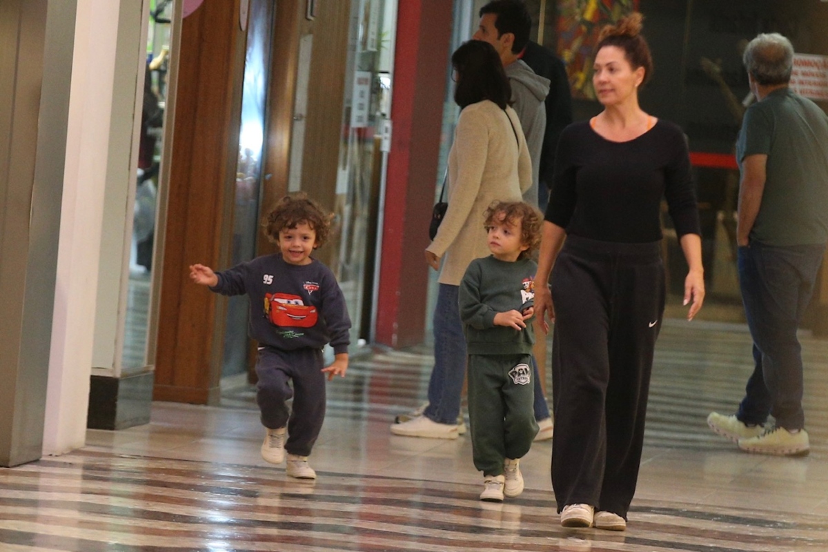 Fabiula Nascimento e os filhos gêmeos