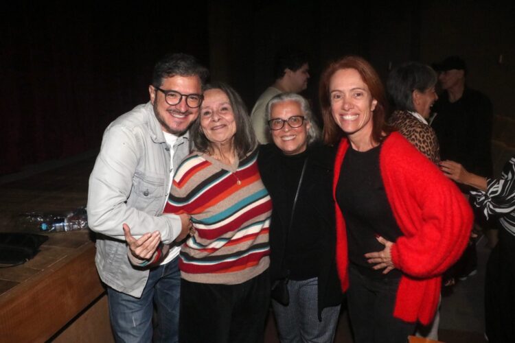 Guilherme Piva, Débora Bloch, Guida Viana e Bel Kutner 
