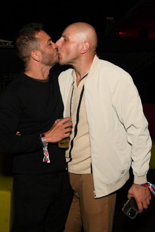 Rafael Gomes e Ivo Madoglio aos beijos 