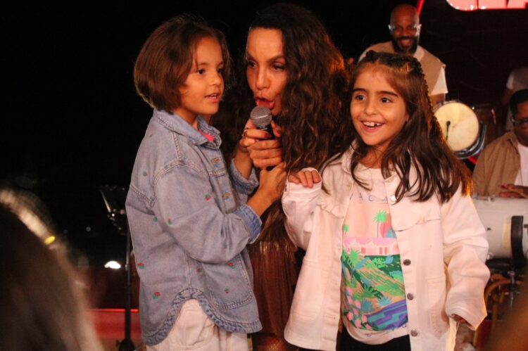 Ivete Sangalo e as filhas