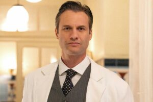 Dr. Lauro (Marcelo Argenta) em Êta Mundo Melhor