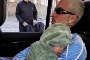 mc daniel com filho rás