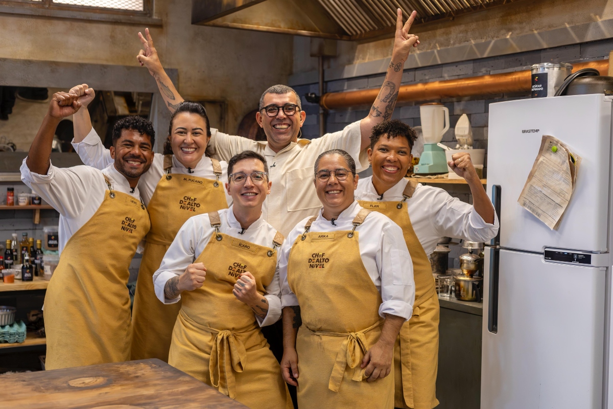 Roupa de garrafa pet no Chef de Alto Nível