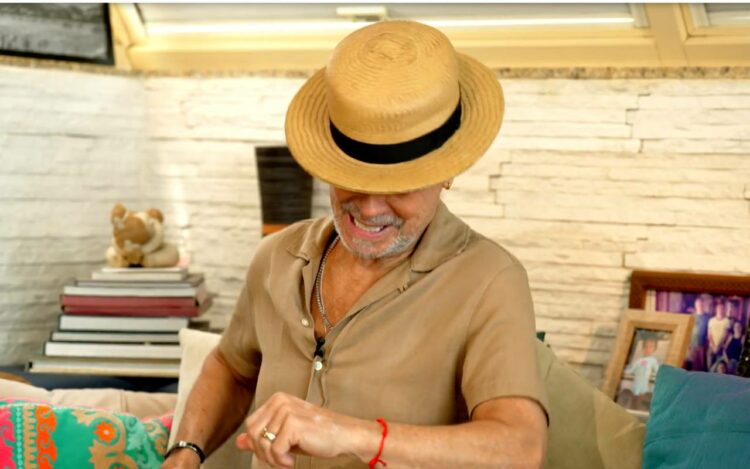 Carlinhos de Jesus revelou ao Fantástico que enfrenta uma doença autoimune que afeta seus movimentos.