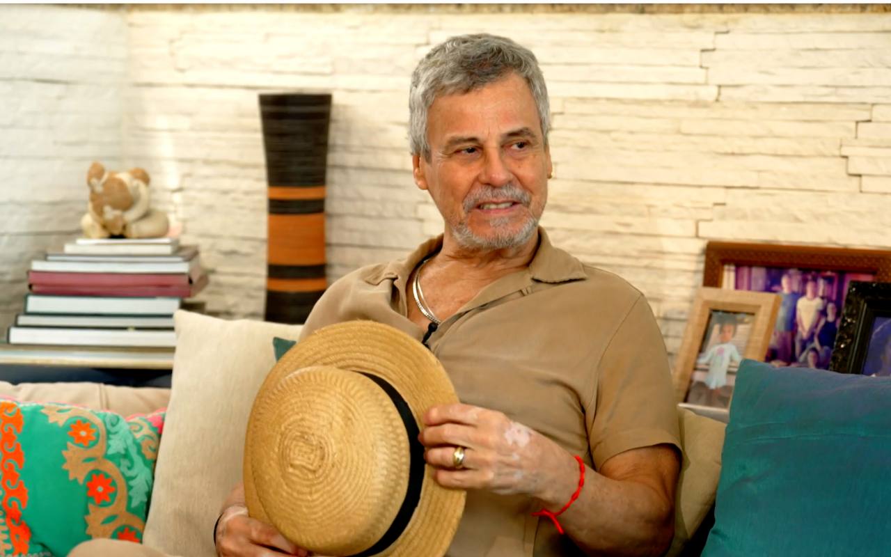 Carlinhos de Jesus revelou ao Fantástico que enfrenta uma doença autoimune que afeta seus movimentos.