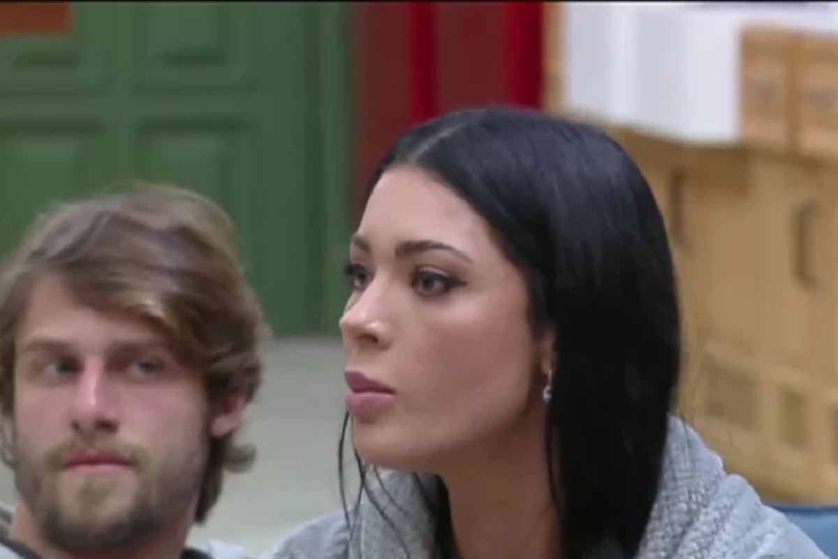 Rayane desmentida em