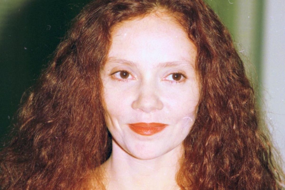 Andrezza (Thaís de Campos) em A Viagem