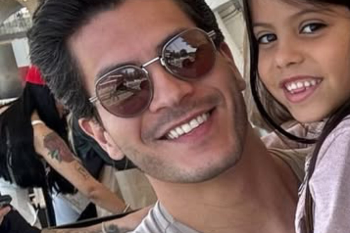 arthur aguiar com a filha sophia