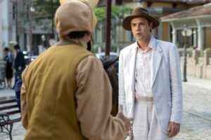 Ernesto (Eriberto Leão) e Candinho (Sergio Guizé) em Êta Mundo Melhor