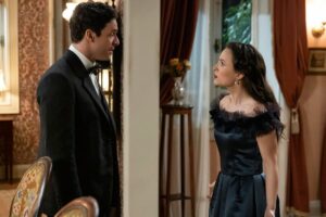 Celso (Rainer Cadete) implora para Estela (Larissa Manoela) em ‘Êta Mundo Melhor’