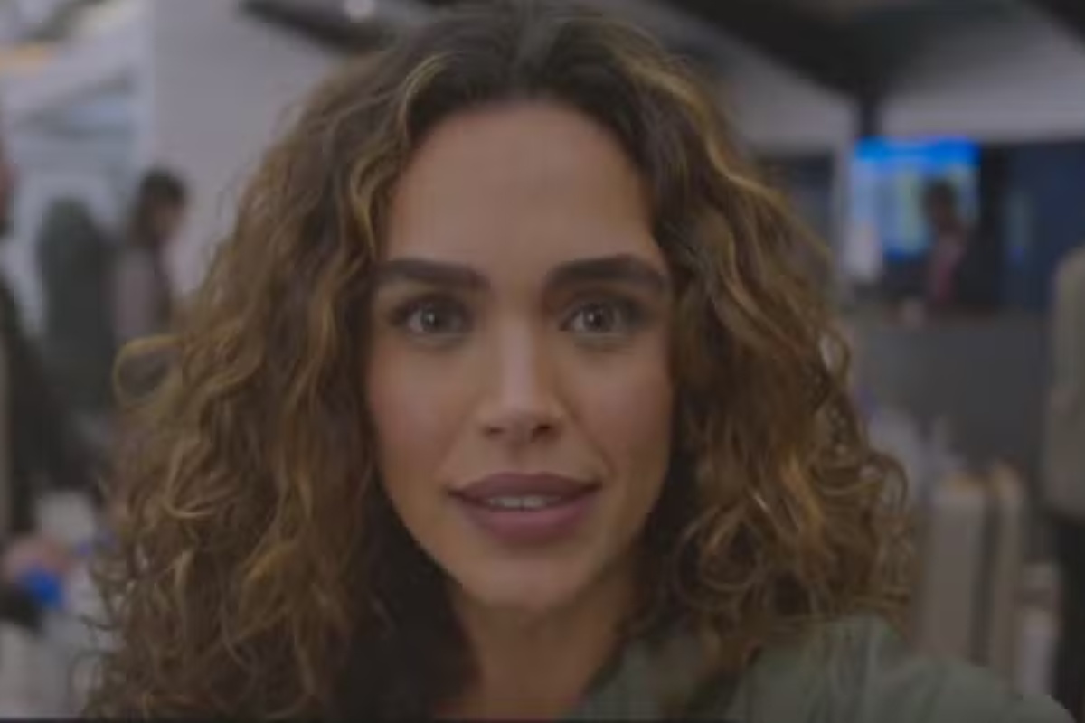 Em Dona de Mim, Bárbara (Giovana Cordeiro) é deportada e volta ao Brasil