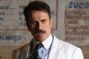 Ernesto (Eriberto Leão) em Êta Mundo Melhor