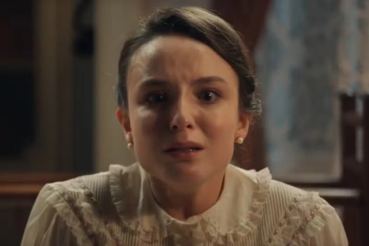 Estela (Larissa Manoela) em