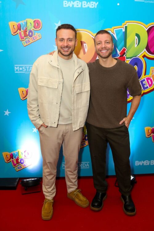 Léo Fuchs e o noivo Gustavo Oliveira