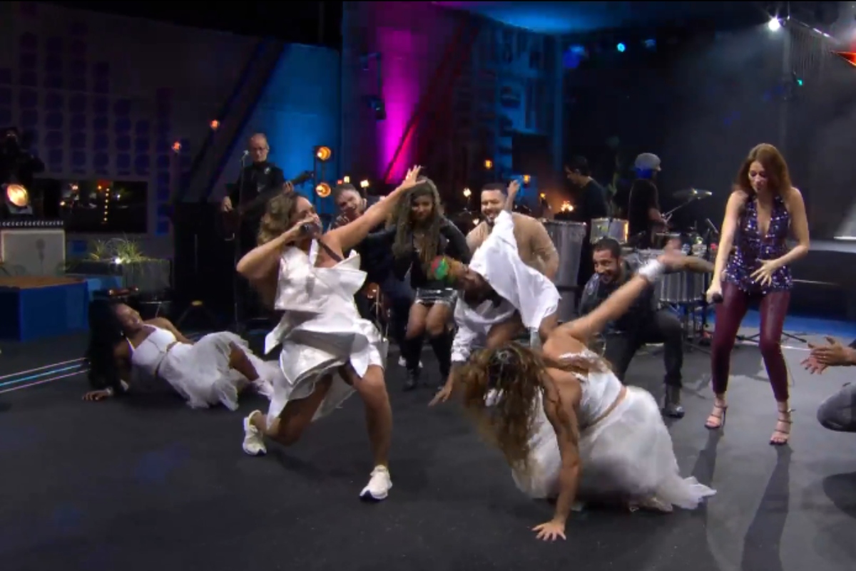 Estrela da Casa - Ana Clara dança com Daniela Mercury