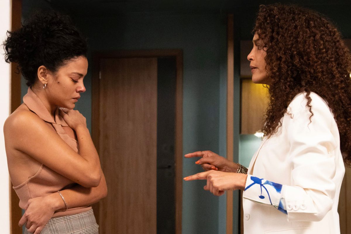 Raquel (Taís Araujo) e Maria de Fátima (Bella Campos) em Vale Tudo