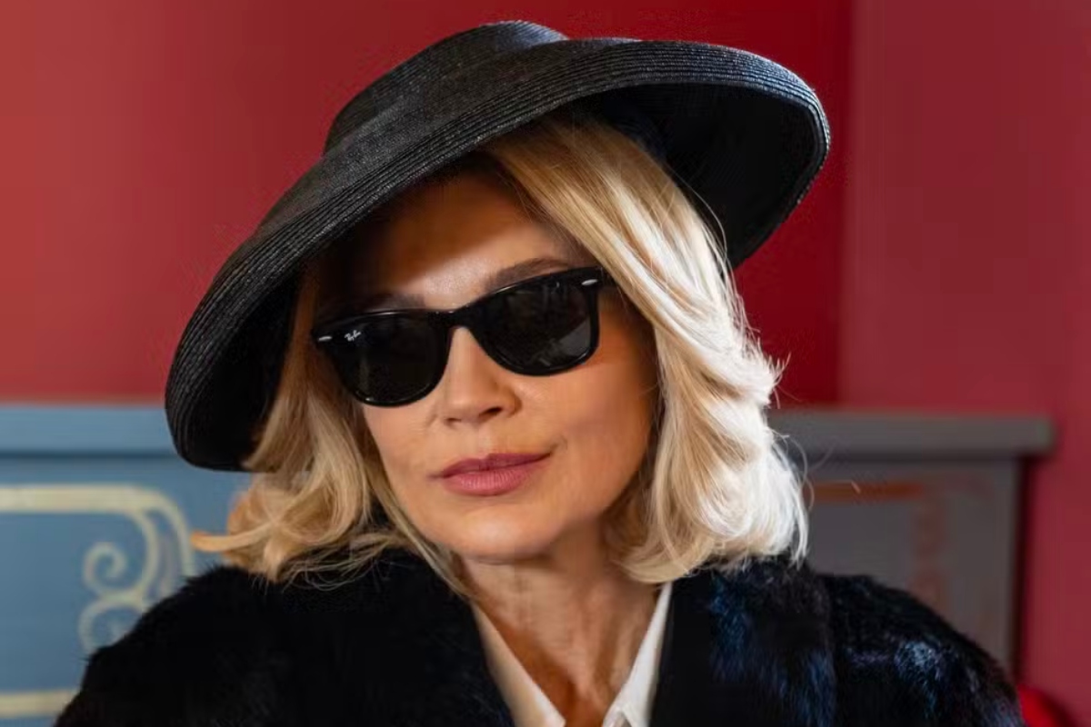 Sandra (Flávia Alessandra) retornando em 'Êta Mundo Melhor'