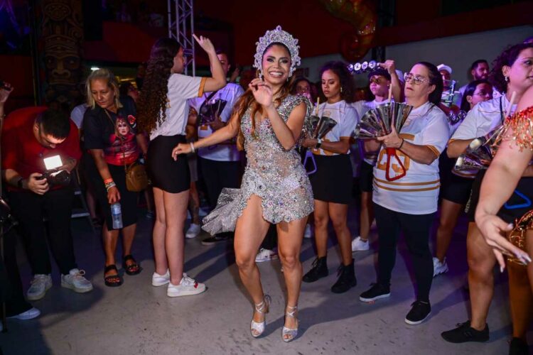 Lexa em eventos de fantasias da Dragões da Real no Carnaval de São Paulo
