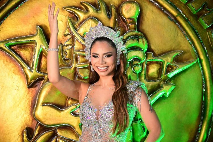 Lexa em eventos de fantasias da Dragões da Real no Carnaval de São Paulo