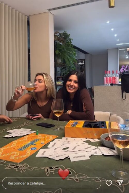 Post de Zé Felipe com emoji de coração para Ana Castela