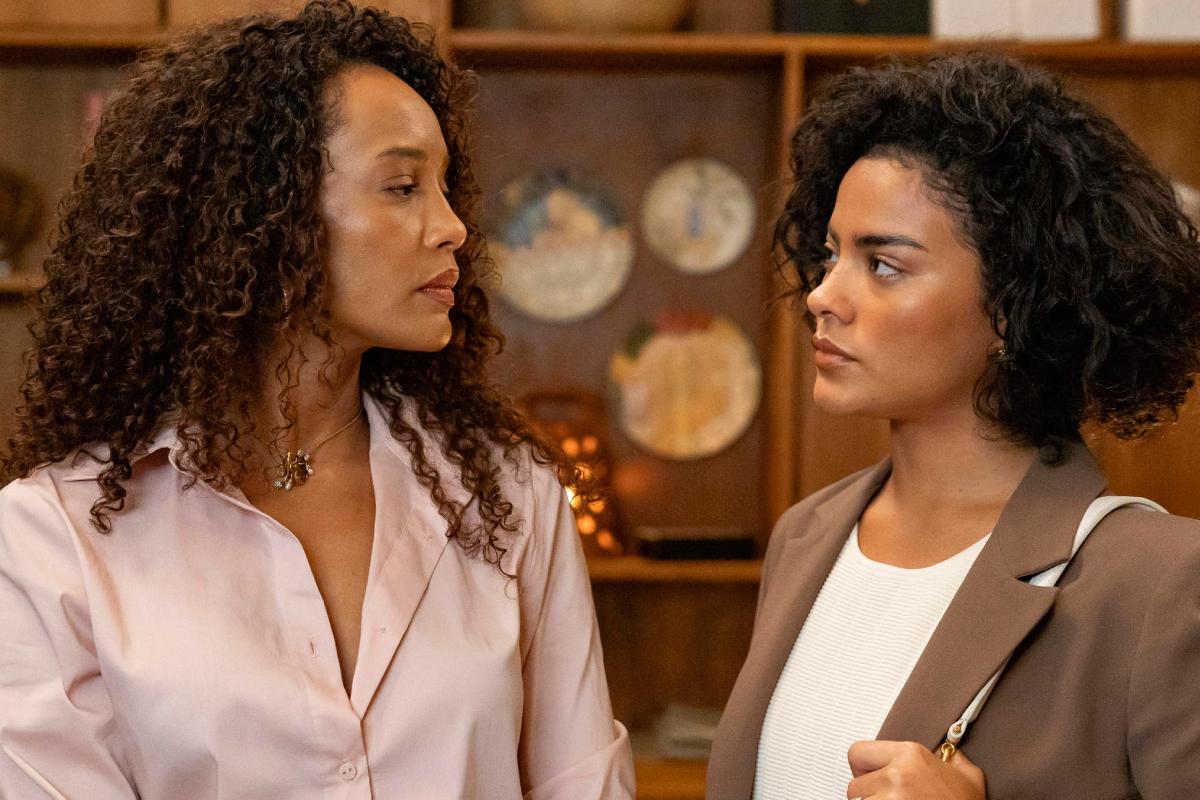 Raquel (Taís Araujo) e Maria de Fátima (Bella Campos) em Vale Tudo